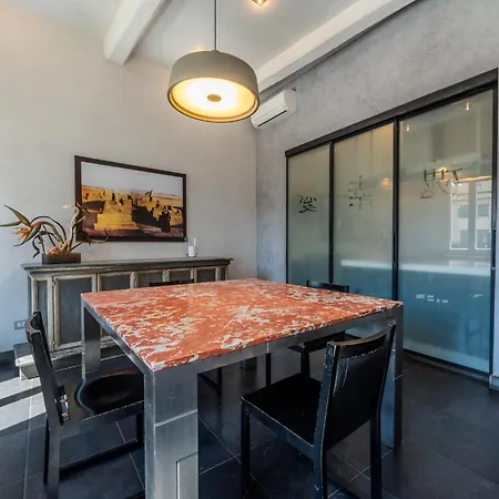 Casa I 4 Leoni, In The Center Of شقة *