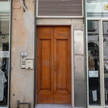 Apartment Casa I 4 Leoni, In The Center Of