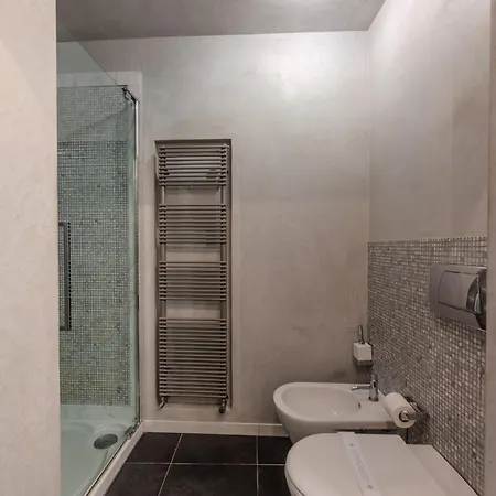 Casa I 4 Leoni, In The Center Of Apartment *