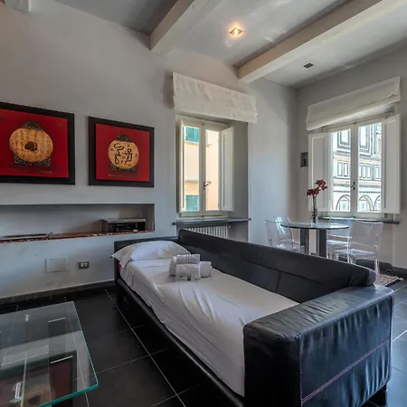 Casa I 4 Leoni, In The Center Of